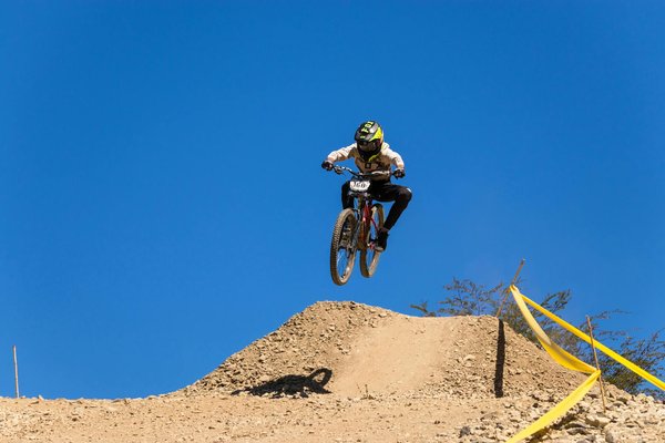 Elevating team unity: effective techniques for enhancing cohesion in uk rowing clubs