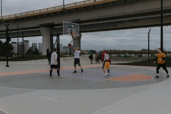 Essential grip strength workouts for aspiring climbers: elevate your climbing game!